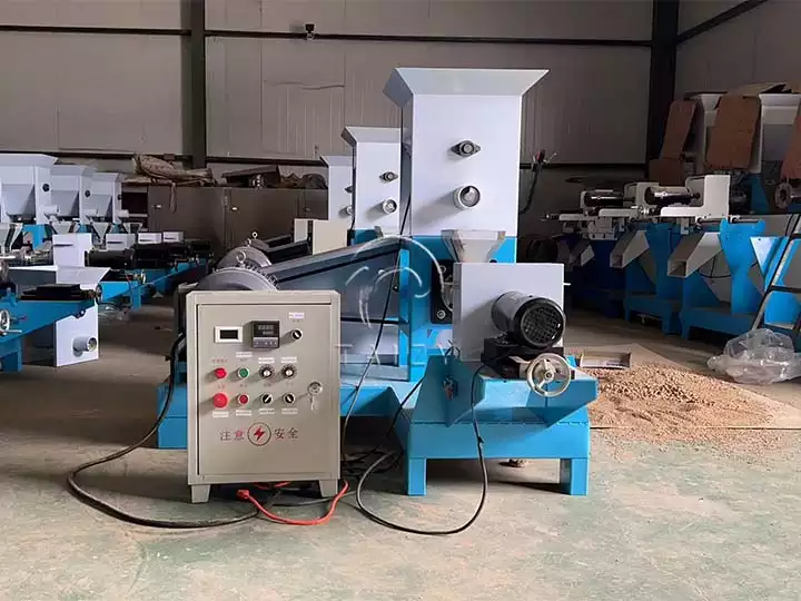 Best-selling DGP-60 fish pellet machine sold to Cameroon