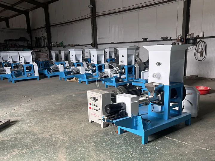 How to choose the right fish food making machine according to the customer type?