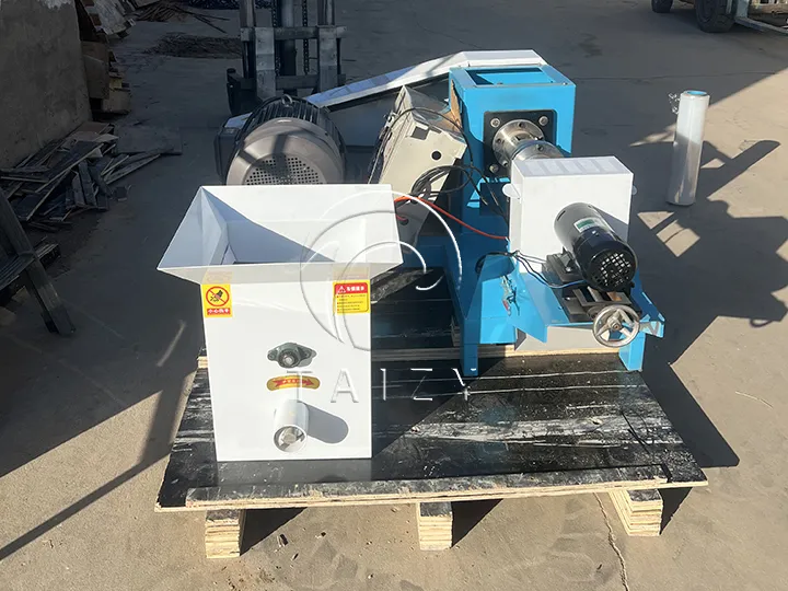 Shipment Of Dgp-70 Fishing Pellet Making Machine To Syria 3 Fishing pellet making machine